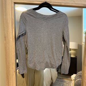 Lululemon Gray Women's Long Sleeve Top with Key Hole Back